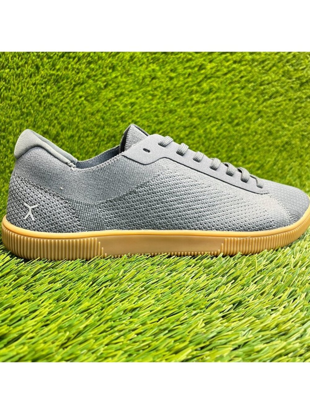 Flux Footwear Adapt Trainer Gray Gum Mens Size 9.5 Athletic Knit Shoes Sneakers